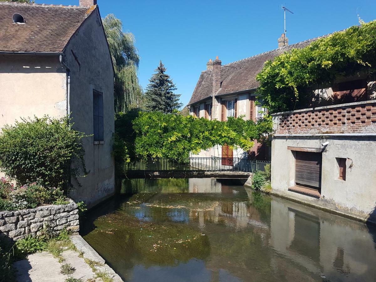 Logis Hotel Restaurant De L'Abbaye Ferrieres-en-Gatinais Exteriér fotografie